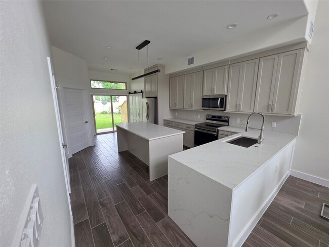 Building Photo - 12255 Trail Hollow Dr