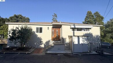 Building Photo - 3682 Seven Hills Rd