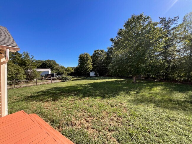 Building Photo - 1037 Ridgefield Cir