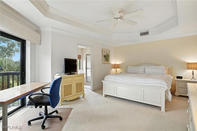Building Photo - 7032 Pelican Bay Blvd