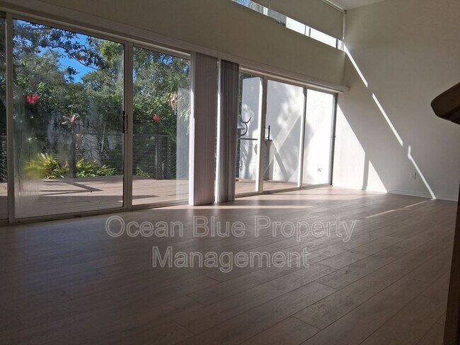 Building Photo - 1903 S MacDill Ave