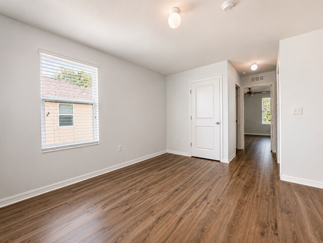 Building Photo - 1016 Ashentree Dr
