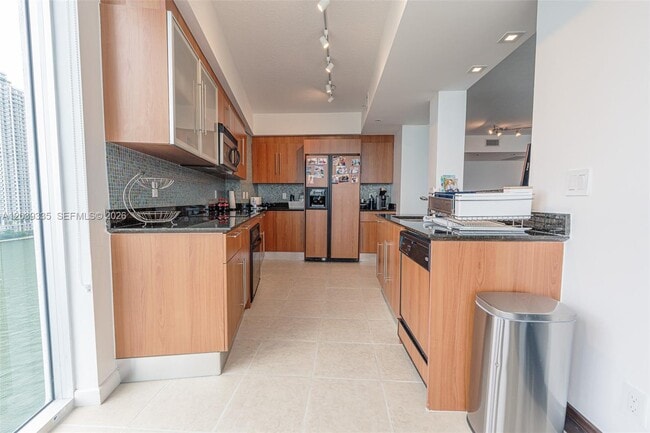 Building Photo - 335 S Biscayne Blvd