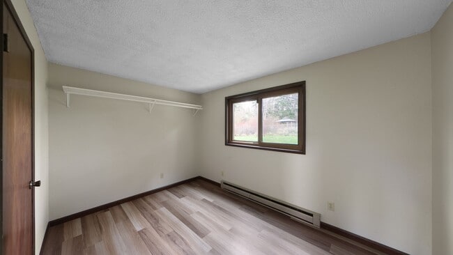 Building Photo - 3 Bed 2.5 Bath - Penn Cove Views - Groups - Pet Friendly - Shed