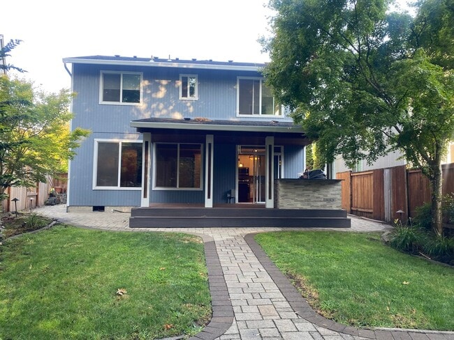 Building Photo - Beautiful Sherwood Home backs to Greenspace, Walking Distance to The Ridges! Entertainer's Backya...