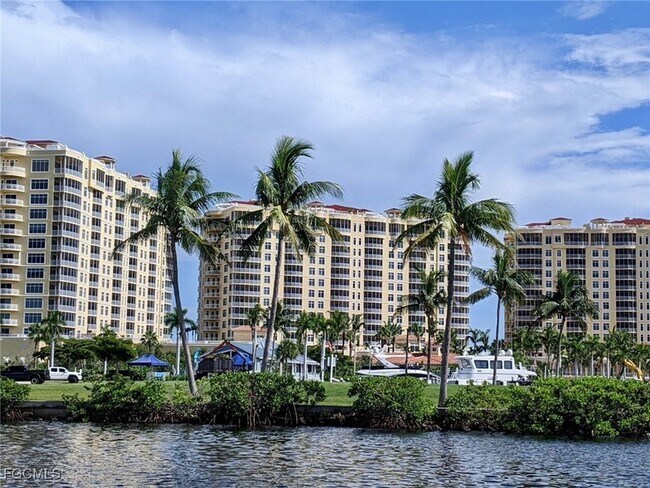 Building Photo - 3027 SW 16th Pl