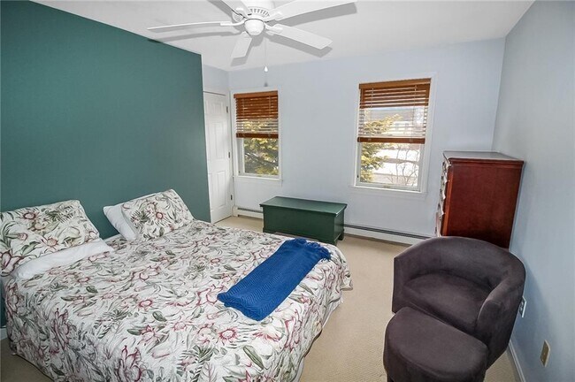 Building Photo - 641 Middle Rd