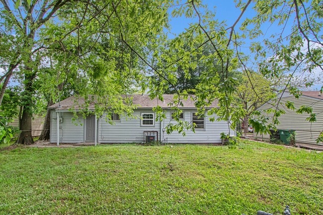 Building Photo - 9414 Rosehaven Dr