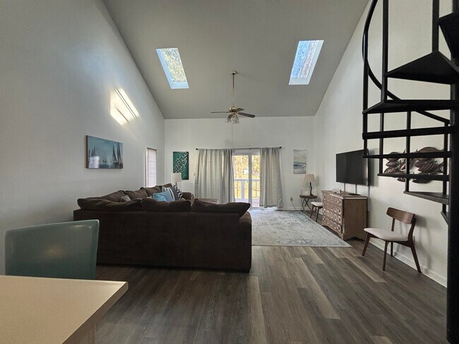 Building Photo - 3700 Golf Colony Ln