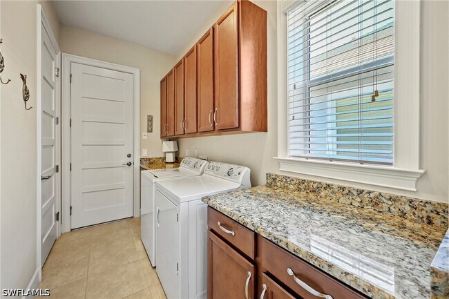 Building Photo - 4971 Andros Dr