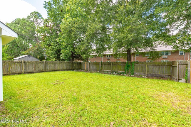 Building Photo - 606 Mattocks Ave