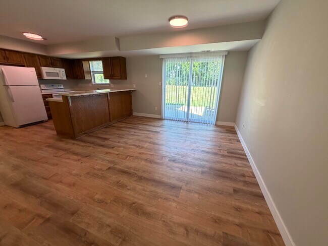 Building Photo - 3602 Hermitage Rd