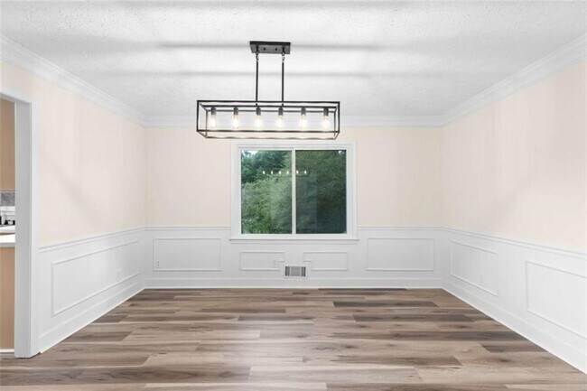 Building Photo - 2250 Ridge Forest Dr