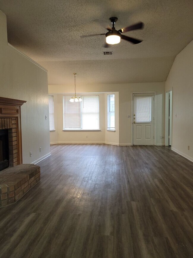 Building Photo - Cute 3bd/2ba pet friendly home in Killeen!