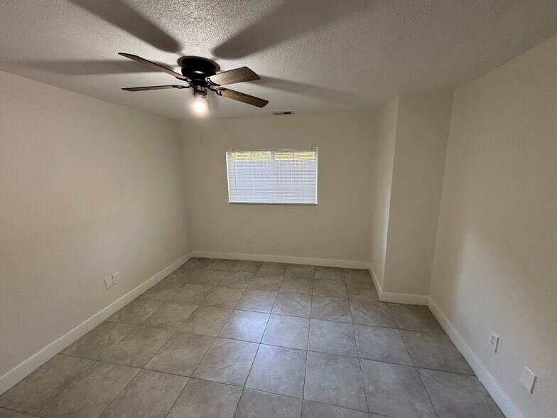 Building Photo - 3303 N Shingle Rd