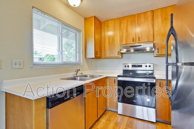 Building Photo - 180 Albacore Ln