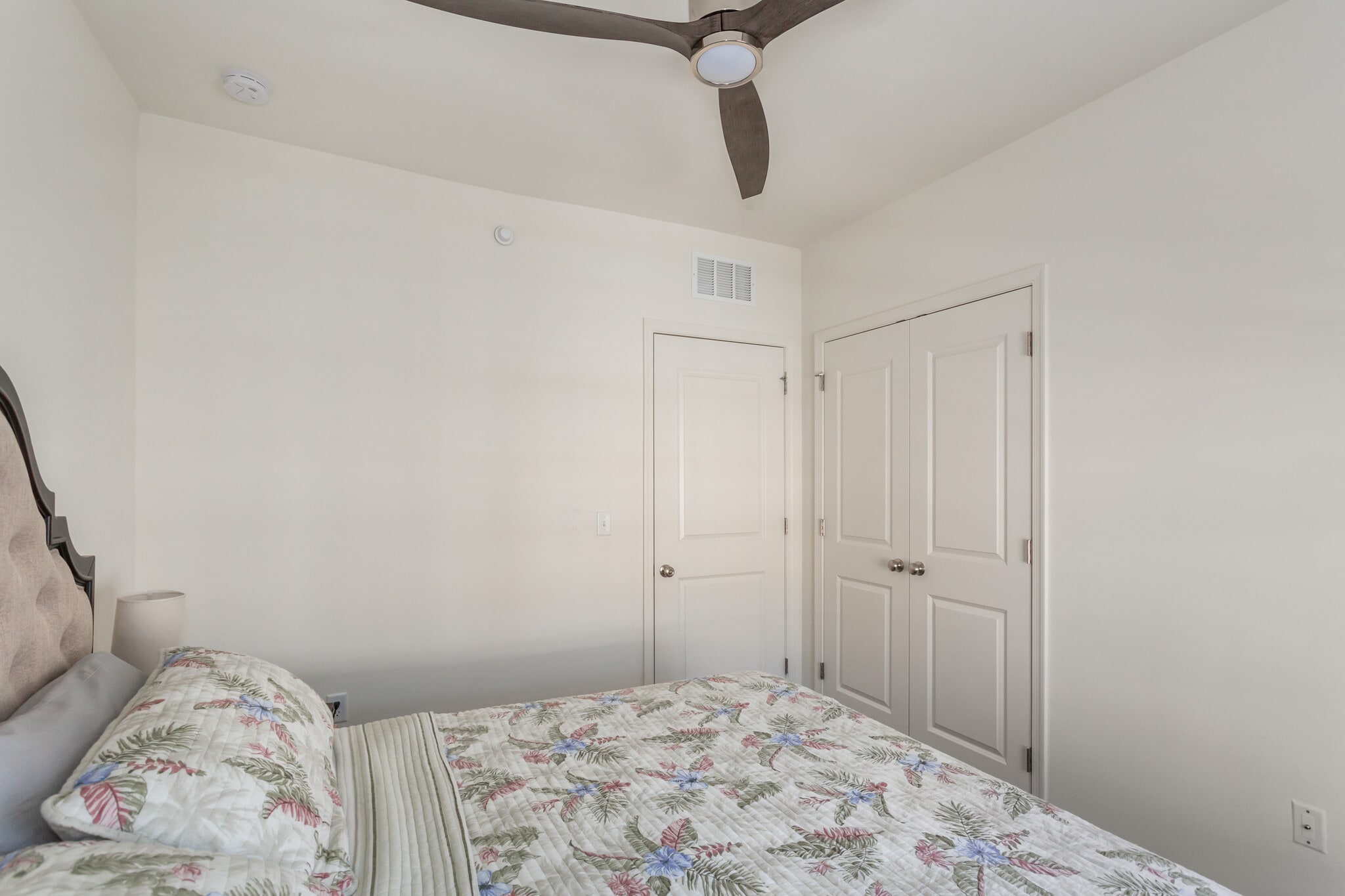 Building Photo - 293 Bradley Dr