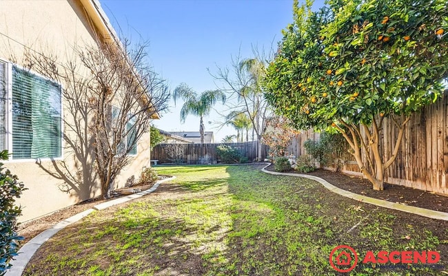 Building Photo - 5 Bedroom | 3 Bathroom House — Bakersfield (93314)