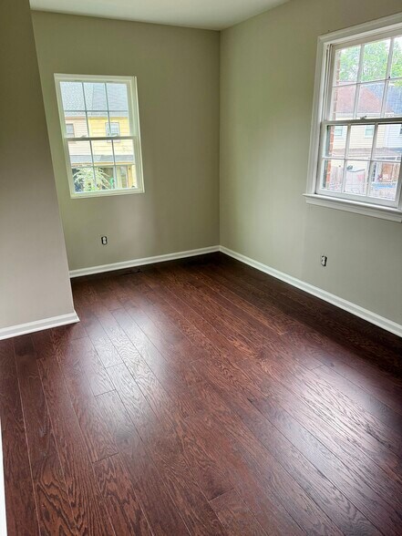 Building Photo - 727 Olde Greenwich Cir