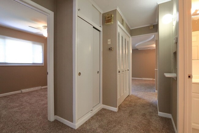 Building Photo - Charming 3 Bedroom 1 Bathroom Home
