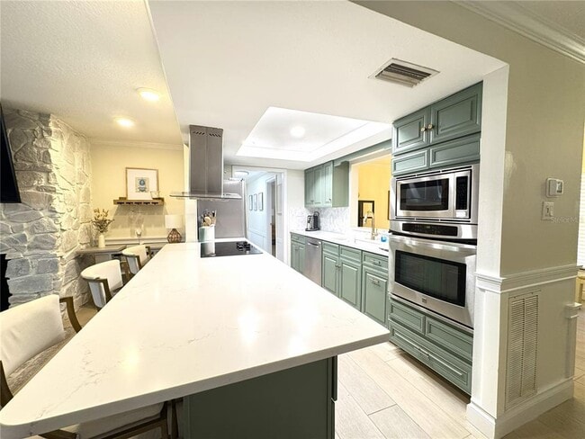 Building Photo - 1004 SE 5th Ave