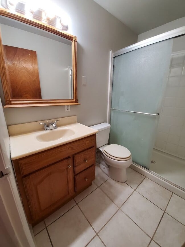 Building Photo - 1415