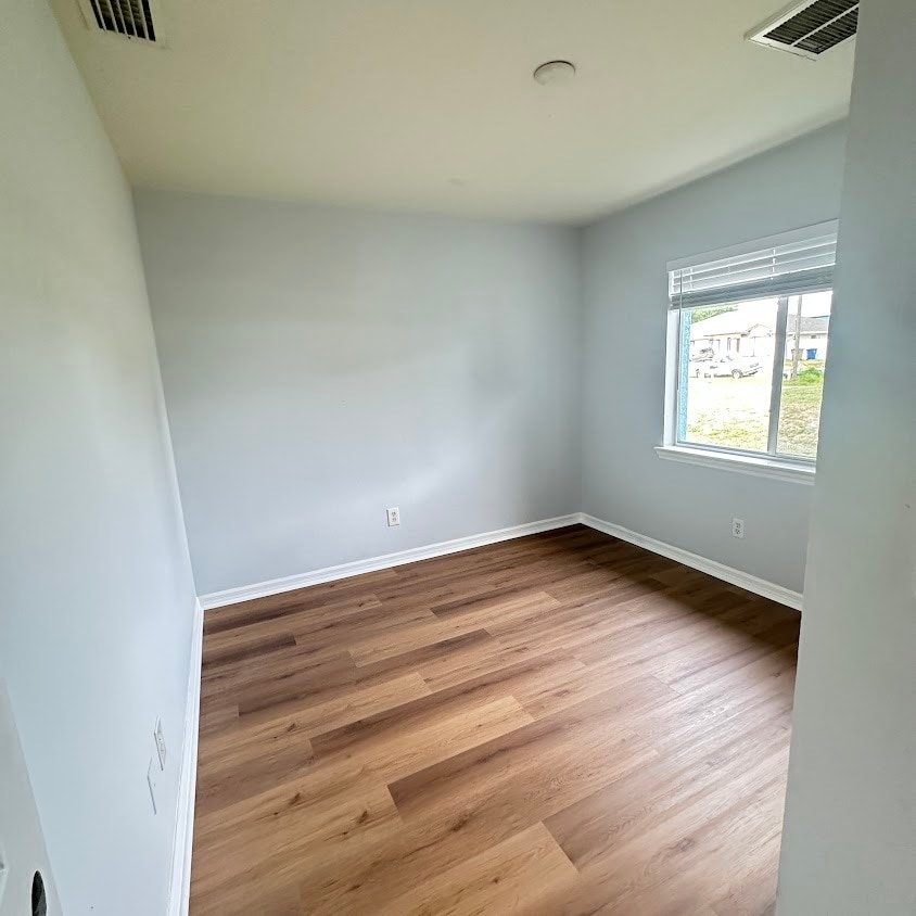 Building Photo - 714 Harold Ave S