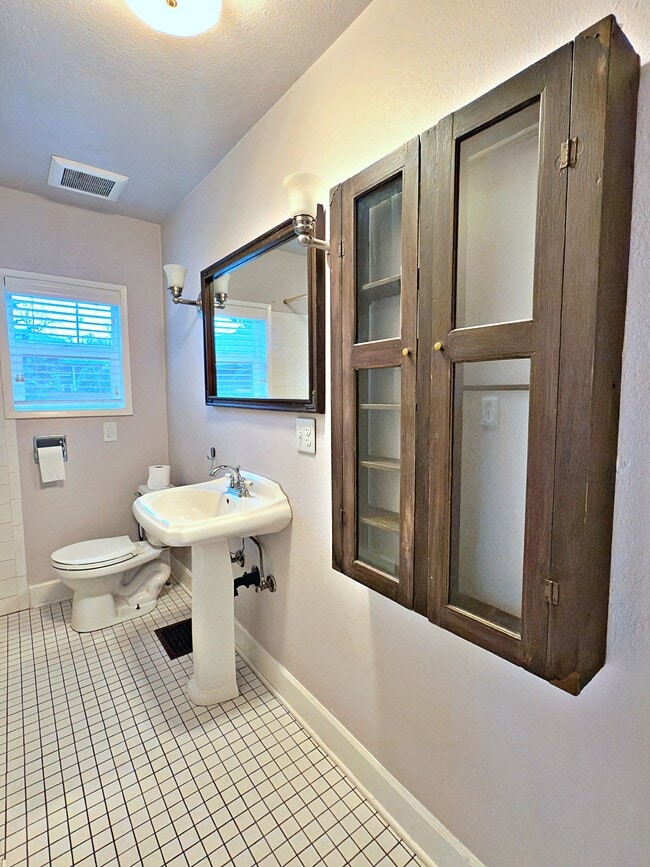 Building Photo - 4631 SE Clinton St