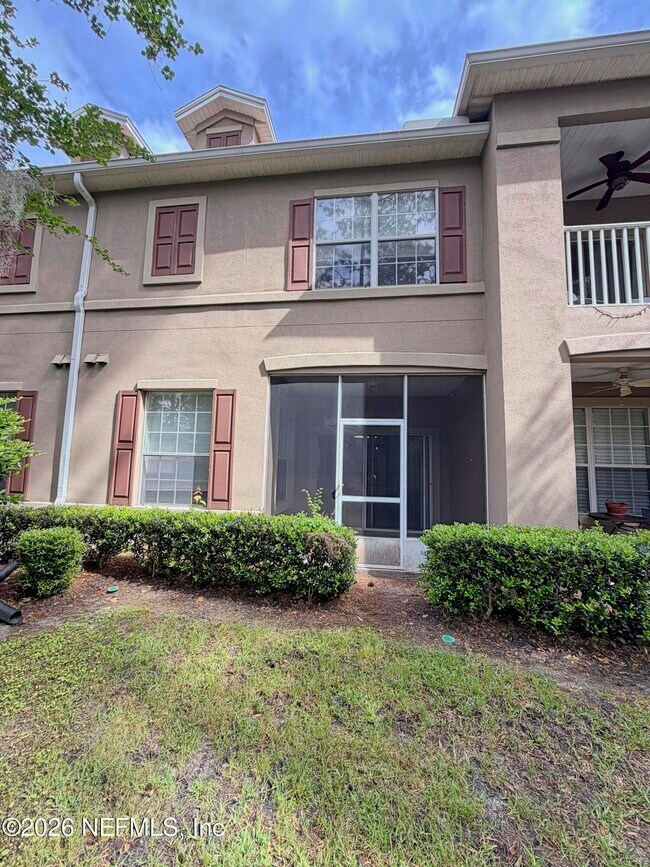 Building Photo - 3888 Summer Grove Way S