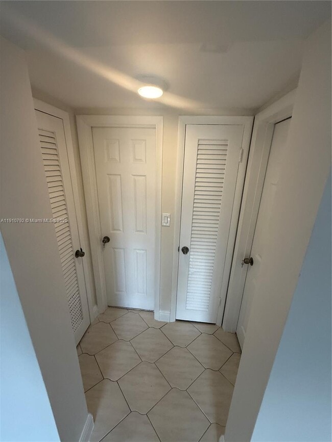 Building Photo - 1540 NE 191st St