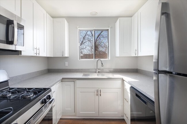 Building Photo - 708 W 65th St