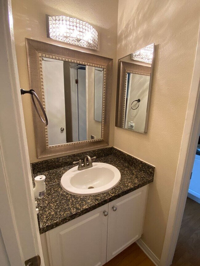 Building Photo - Rancho Bernardo Waterbridge Condos