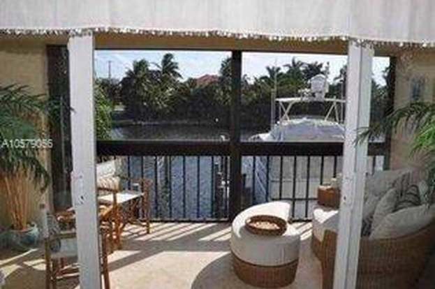 Building Photo - 270 Captains Walk