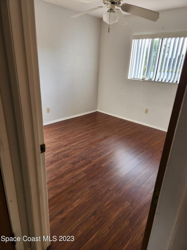 Building Photo - 1702 University Ln
