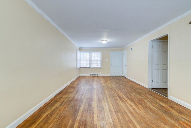 Building Photo - Charming 3-Bedroom Home with Garage, Basement & Fenced Backyard