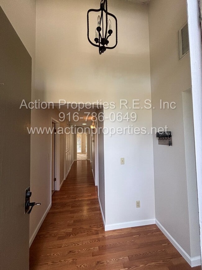 Building Photo - Views of Open Nature Area: Rocklin 3 Bedro...