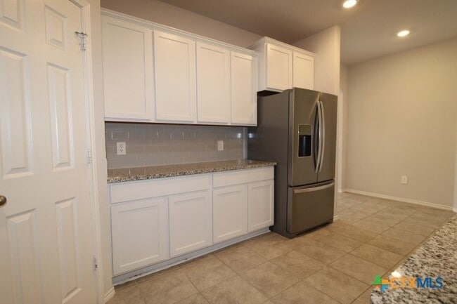 Building Photo - 2321 Aylesbury Dr