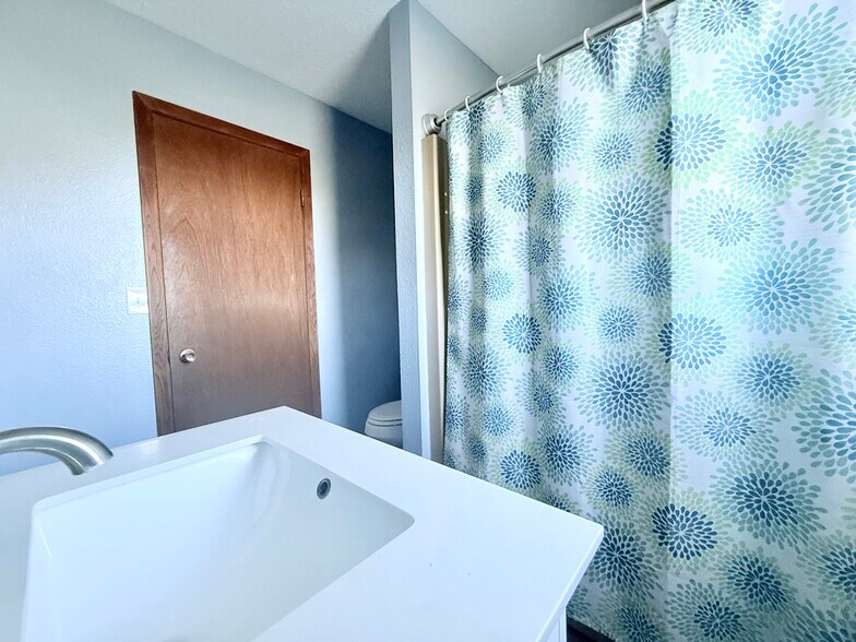 Bathroom - 204 E Elm St