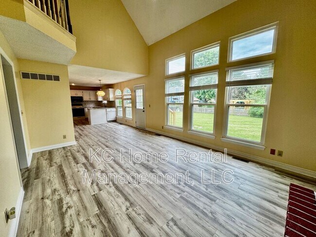 Building Photo - 1398 S Brentwood Dr