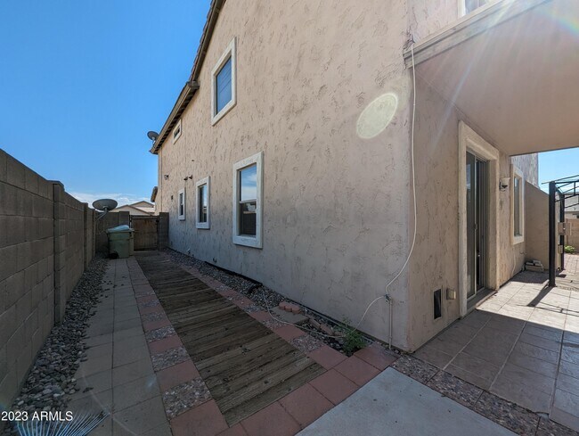 Building Photo - 5794 W Golden Ln