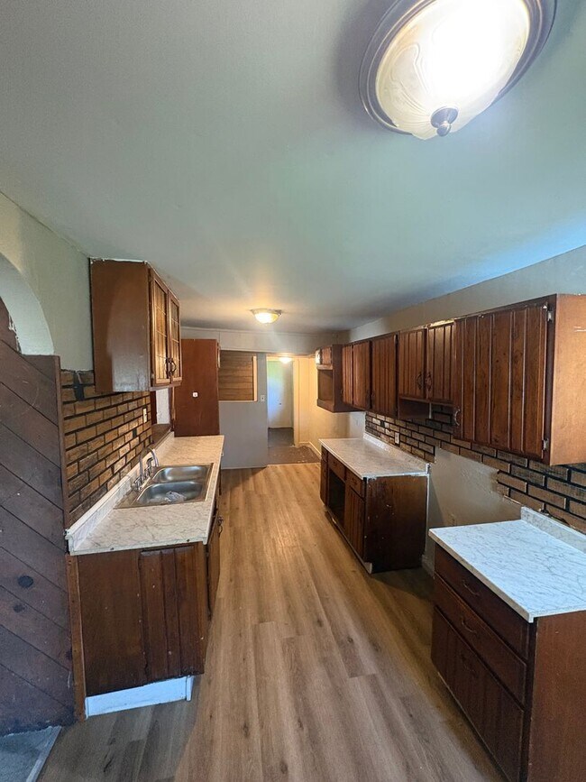 Building Photo - 2 Bedroom 2 bath home with outdoor space - MOVE IN SPECIAL 50% off first month's rent