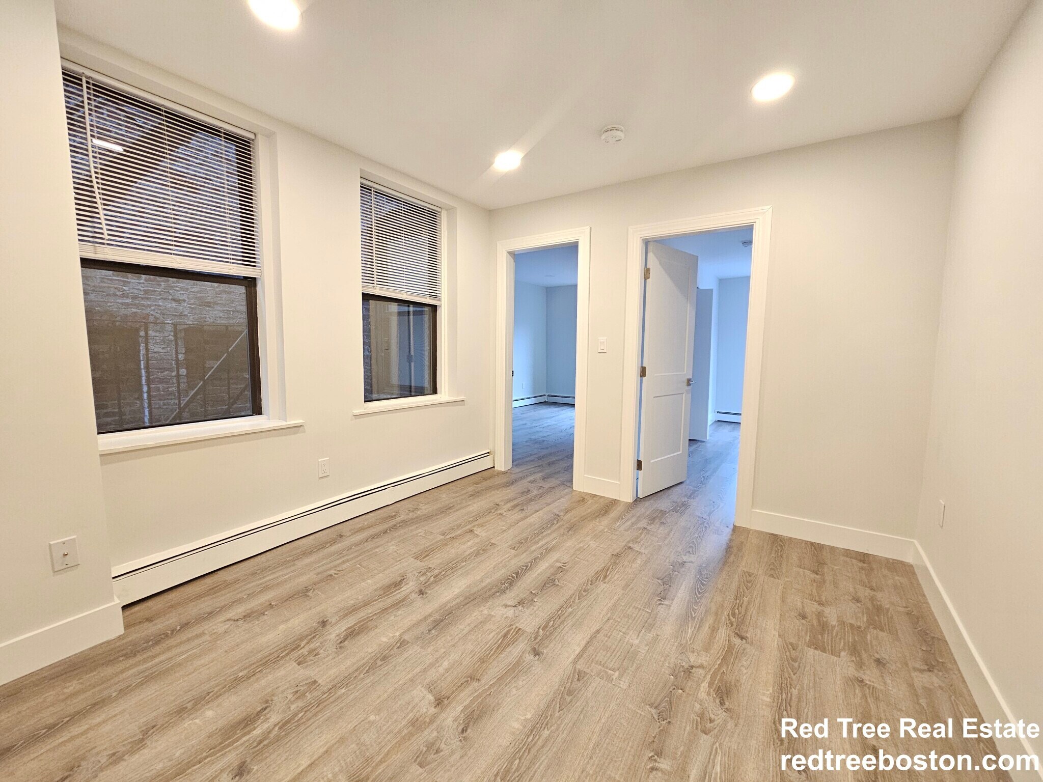 Apt 4 - 40 Joy St