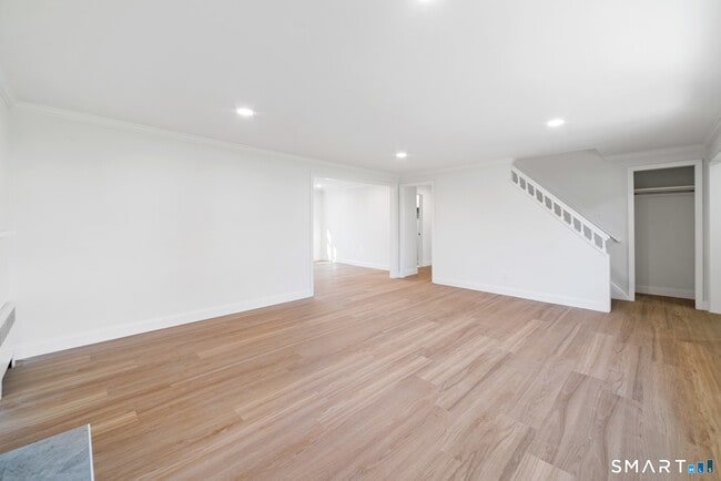 Building Photo - 141 Colony Ave