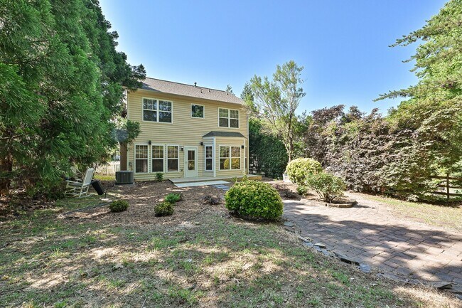 Building Photo - 10208 Old Carolina Dr