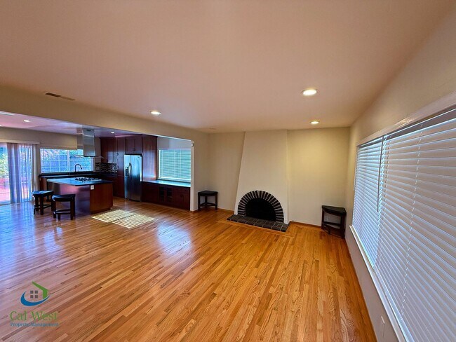 Building Photo - $5195 - 4 Bed/2 Bath Remodeled Home in Santa Clara