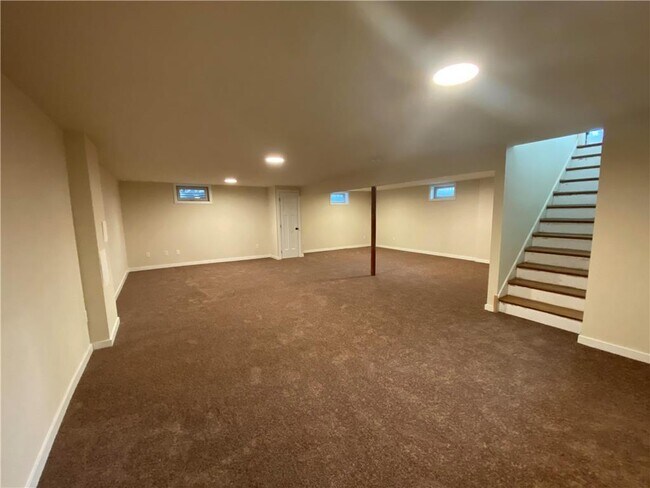 Building Photo - 124 Robert Dr