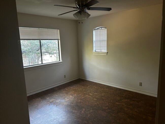 Building Photo - 15603 Rose Crest