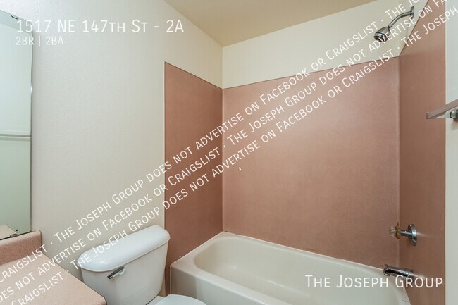 Building Photo - 1517 NE 147th St