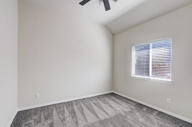 Building Photo - 19506 Arbor Pines Ln