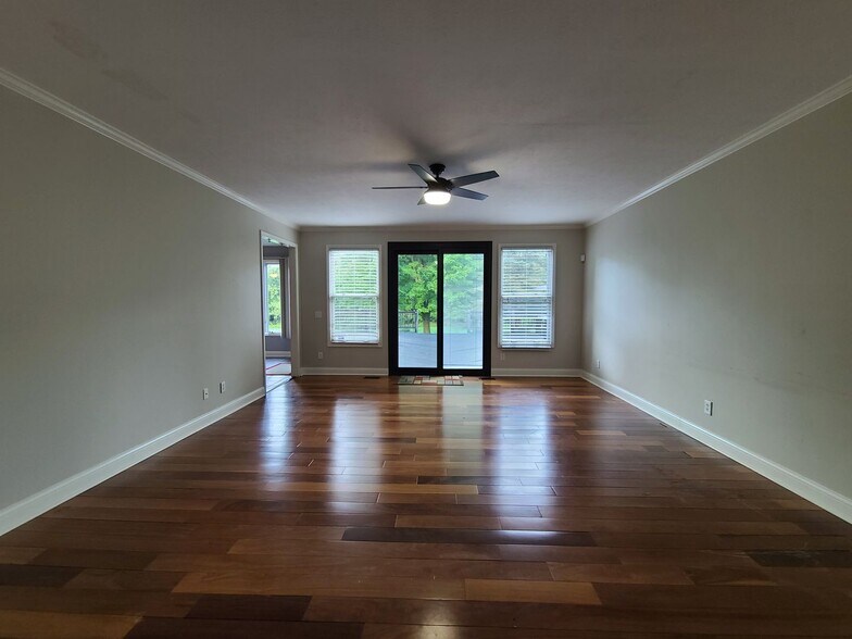 Building Photo - 9440 Park Ridge Trail